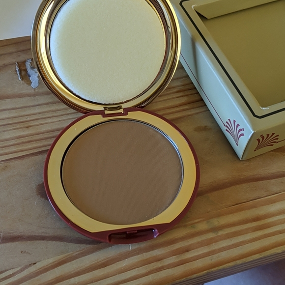 Cashmere Powder Compact warm tan Besame - Picture 5 of 5
